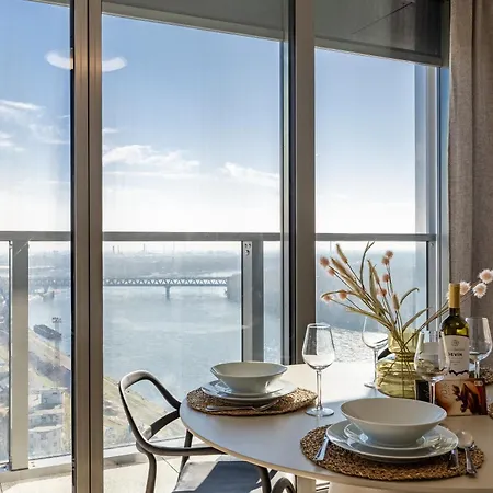 公寓 Eurovea Tower Retreat With Parking