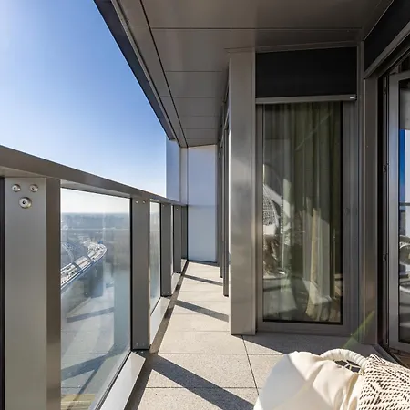 Eurovea Tower Retreat With Parking 布拉迪斯拉发