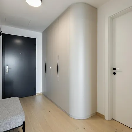 Eurovea Tower Retreat With Parking Bratislava