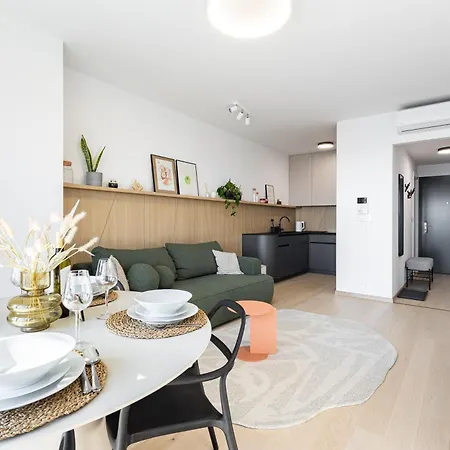 Eurovea Tower Retreat With Parking 公寓